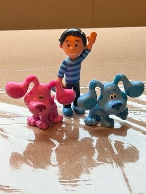 Blue’s Clues Blue and Pink Puppy Figures with Striped Character Toy